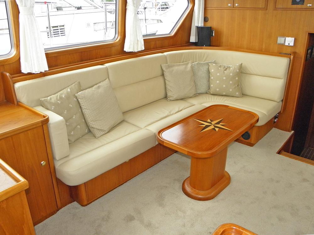 Saloon, Accommodation